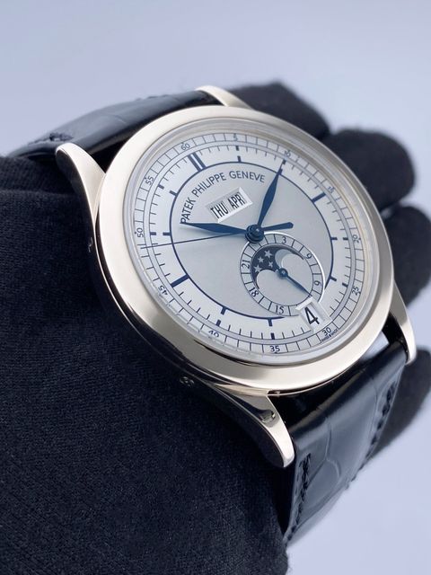 Patek Philippe Complications 5396G-001 Image 4